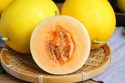 近红外高光谱相机辨别蜜瓜水渍的研究